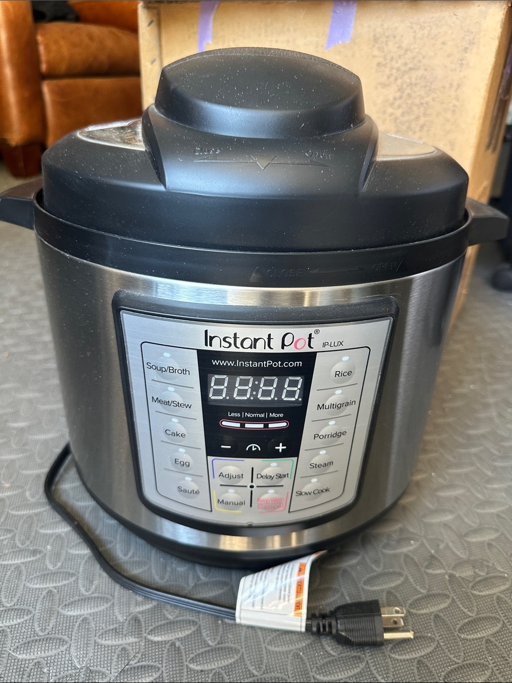 Instant Pot IP-LUX Stainless Steel Electric Pressure Cooker - Black